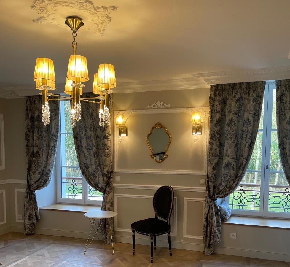 Hôtel Château des Hauts de Provins à Champcenest Extérieur photo